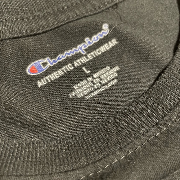 Black champion shirt - Picture 2 of 5